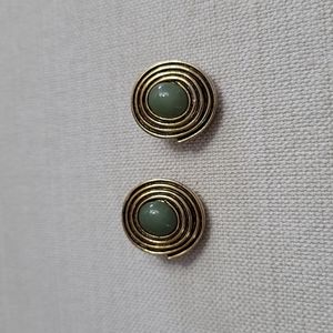Vintage 1928 green & goldtone button clip-on earrings